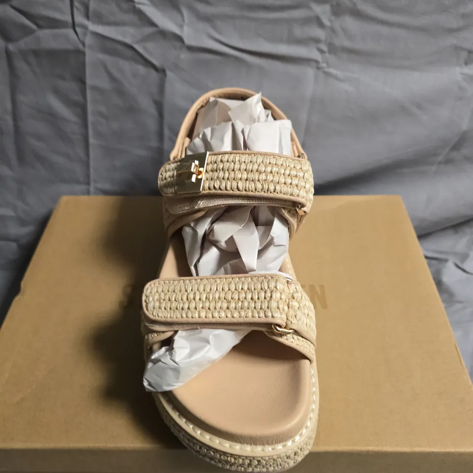 BOXED PAIR OF STEVE MADDEN BIGMONA SANDALS - UK SIZE 5