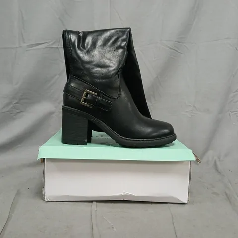 BOXED PAIR OF AJVANI BLOCK HEEL KNEE-HIGH BOOTS IN BLACK SIZE EU 38