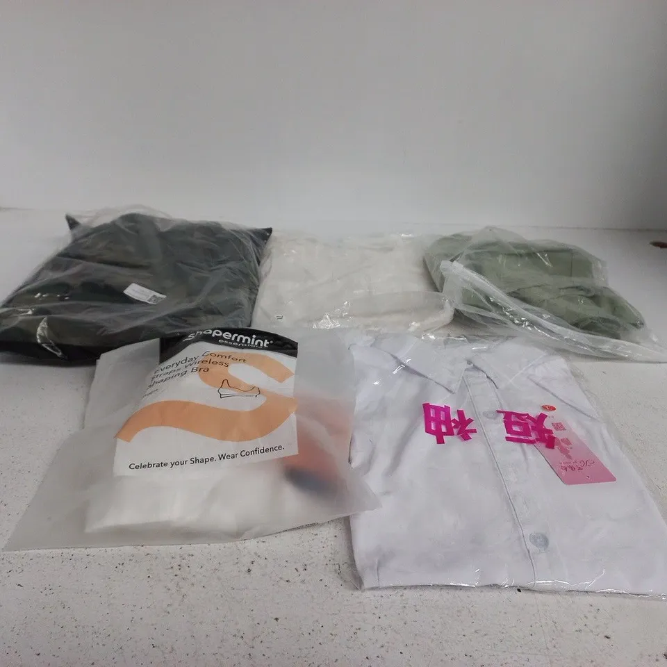 BOX OF APPROXIMATELY 30 ASSORTED CLOTHING ITEMS OF VARIOUS SIZES AND STYLES TO INCLUDE SHAPERMINT ETC