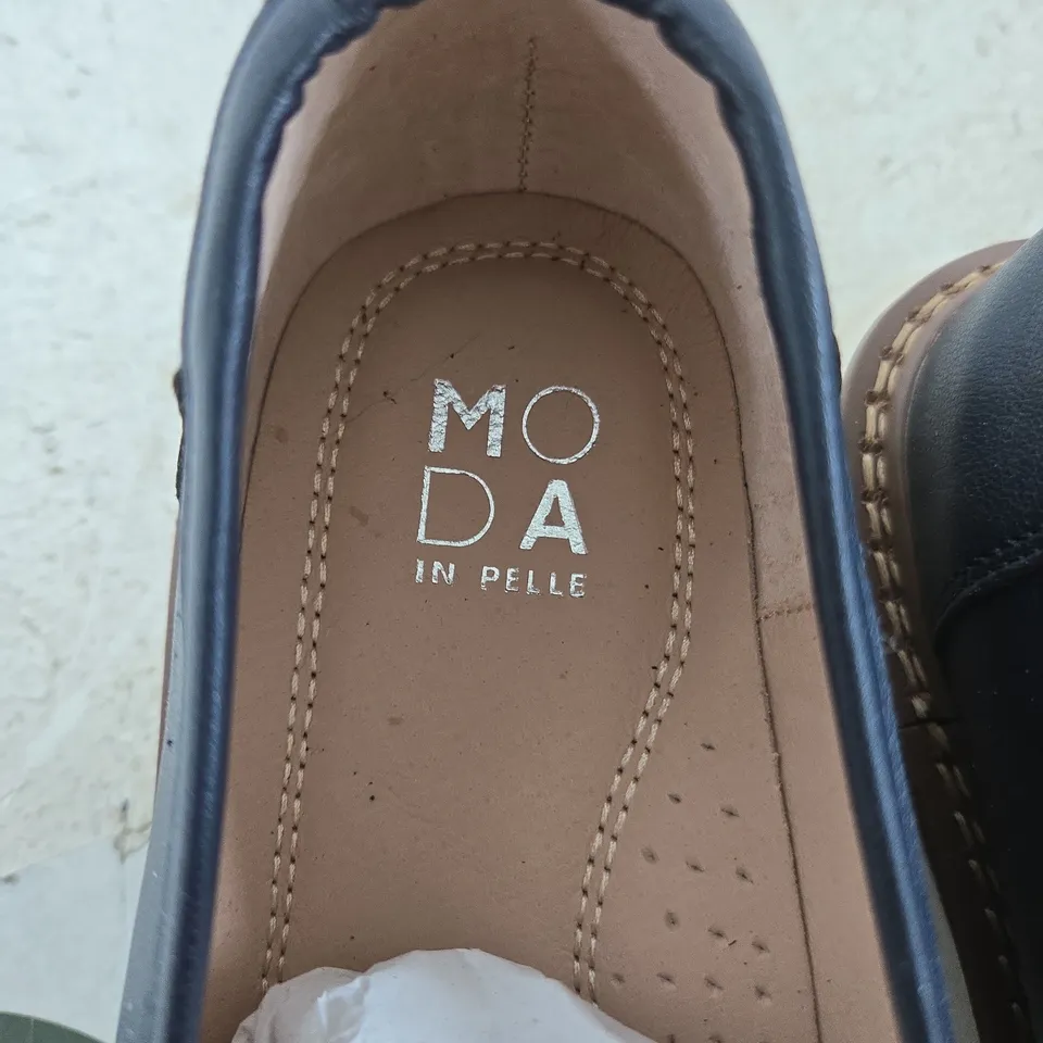 MODA IN PELLE NAVY LEATHER LOAFERS WITH BUCKLE – UK 5 (EU 38)
