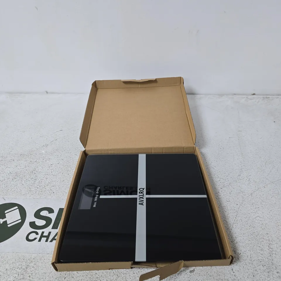 AVXLRQ ELECTRONIC SCALE – BOXED
