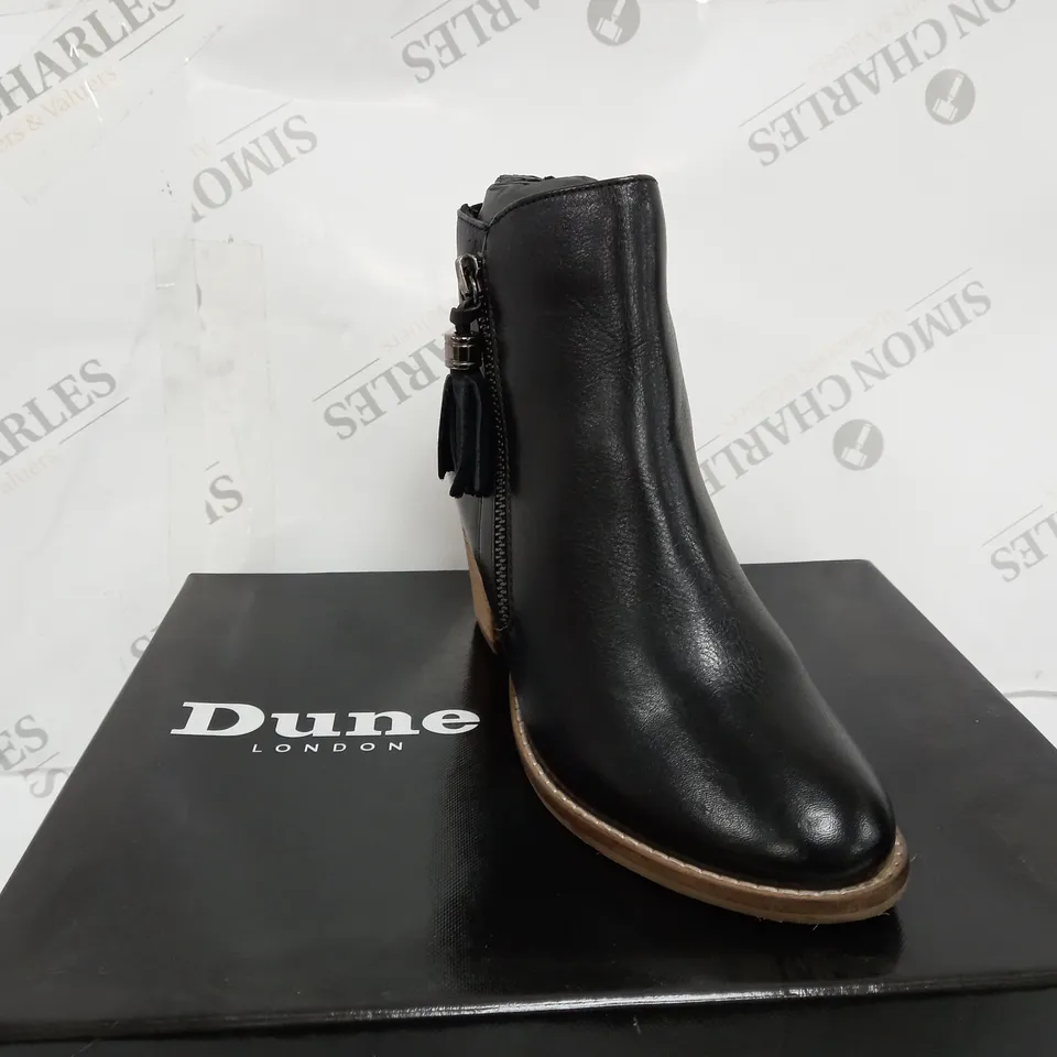 PAIR OF DUNE BLACK PROFOUND TESSEL DETAIL ANKLE BOOTS SIZE 4