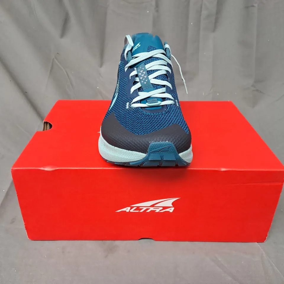 BOXED PAIR OF ALTRA W TIMP 4 SHOES IN TEAL UK SIZE 7.5