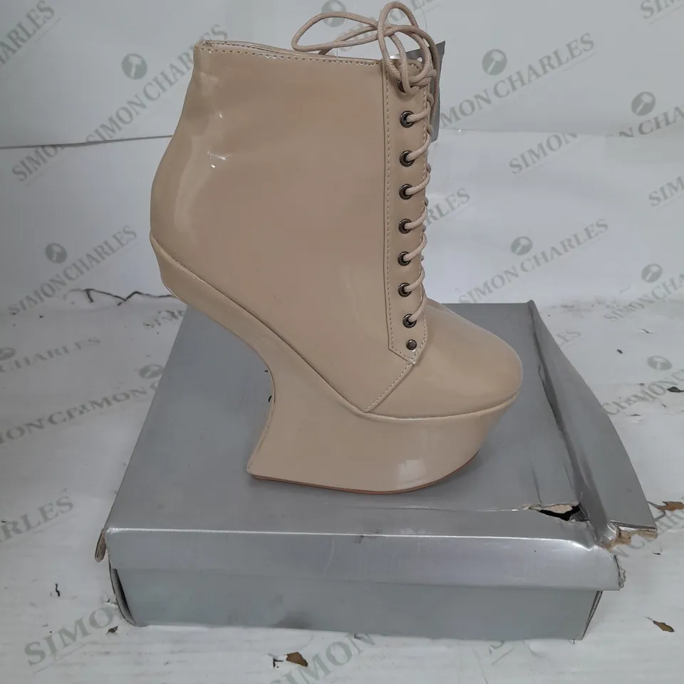 BOXED PAIR OF CASANDRA PLATFORM LACE UP ANKLE BOOT IN NUDE PATENT SIZE 5