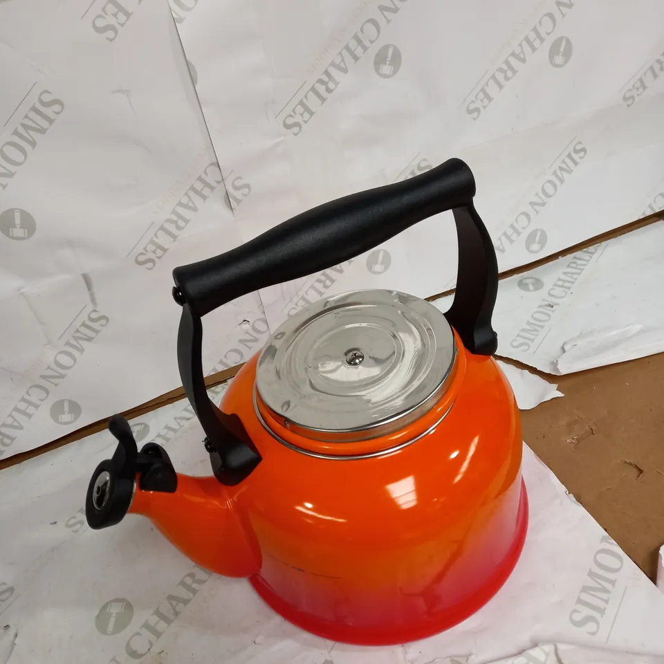 LE CREUSET STOVE KETTLE 2.1L