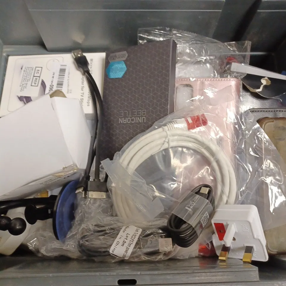 BOX OF APPROX 10 ASSORTED PHONE CASES, SCREEN PROTECTORS AND ASSORTED CABLES