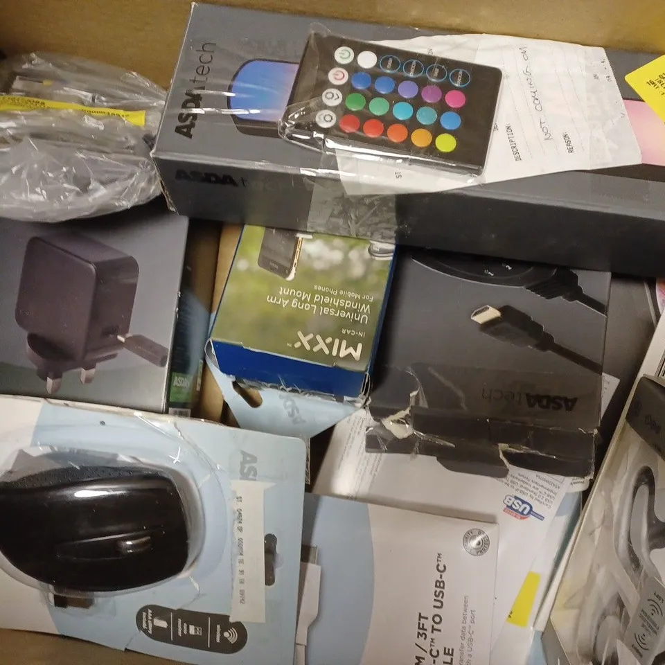 APPROXIMATELY 20 ASSORTED TECH PRODUCTS TO INCLUDE WIRELESS HEADPHONES, HDTV INDOOR AERIAL , DVD PLAYER 