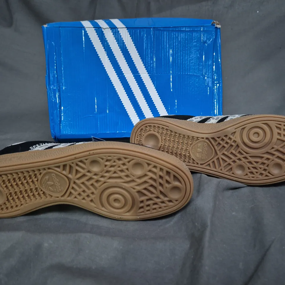 BOXED PAIR OF ADIDAS HANDBALL SPEZIAL UK 5