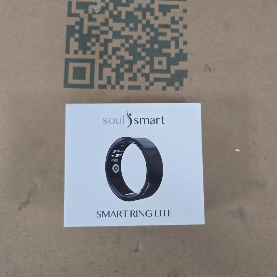 BOX OF APPROXIMATELY 15 ASSORTED ITEMS TO INCLUDE: SOUL SMART SMART RING LITE 