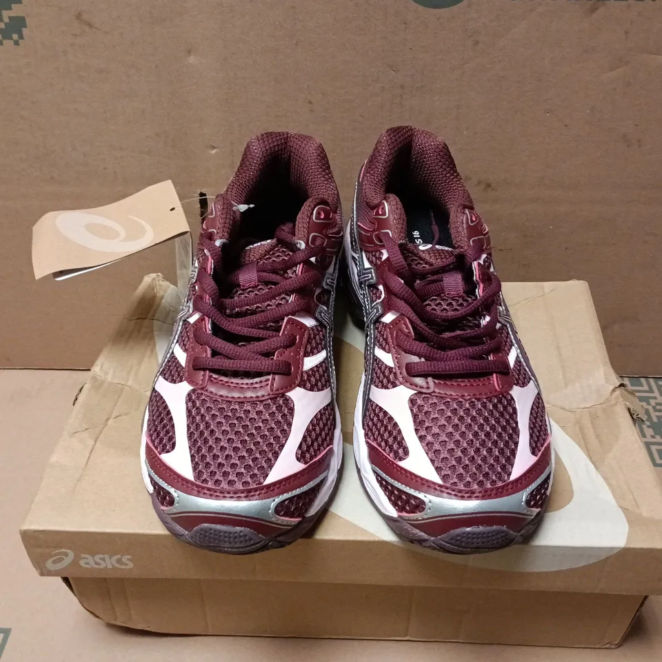 BOXED PAIR OF ASICS GEL CUMULUS 16 SHOES IN SUNSET RED - UK 7