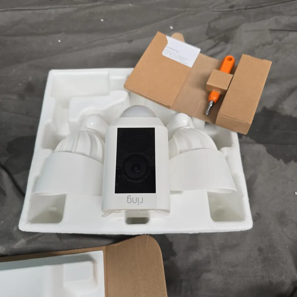 BOXED RING FLOODLIGHT CAM PLUS OUTDOOR FLOODLIGHT CAMERA