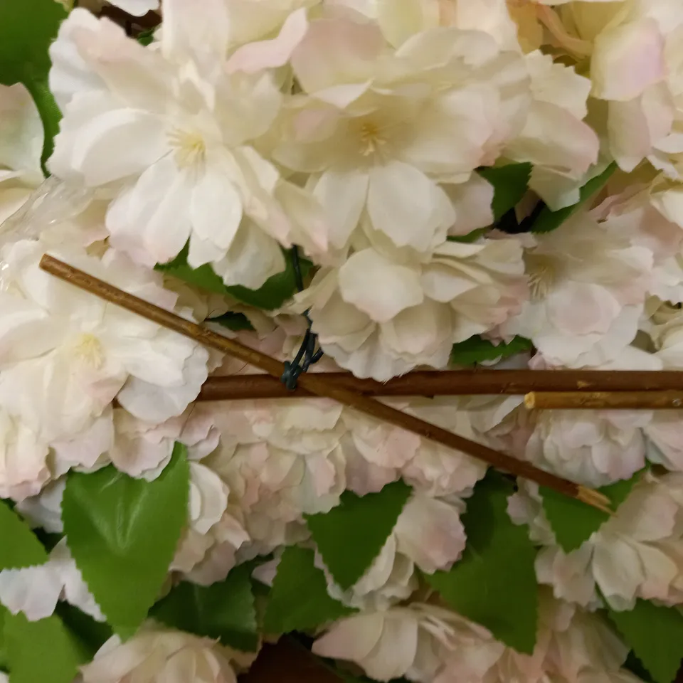 CHERRY BLOSSOM TRELLIS 180 X 60 CM  RRP £32.99