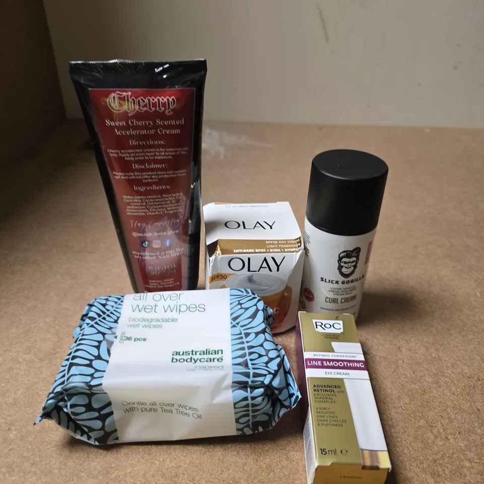 APPROXIMATELY 15 ASSORTED HEALTH & BEAUTY PRODUCTS TO INCLUDE CURL CREAM, WET WIPES, EYE CREAM ETC 