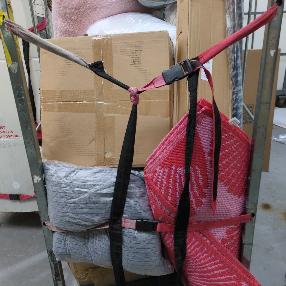 CAGE OF APPROXIMATELY 15 ASSORTED HOUSEHOLD ITEMS 