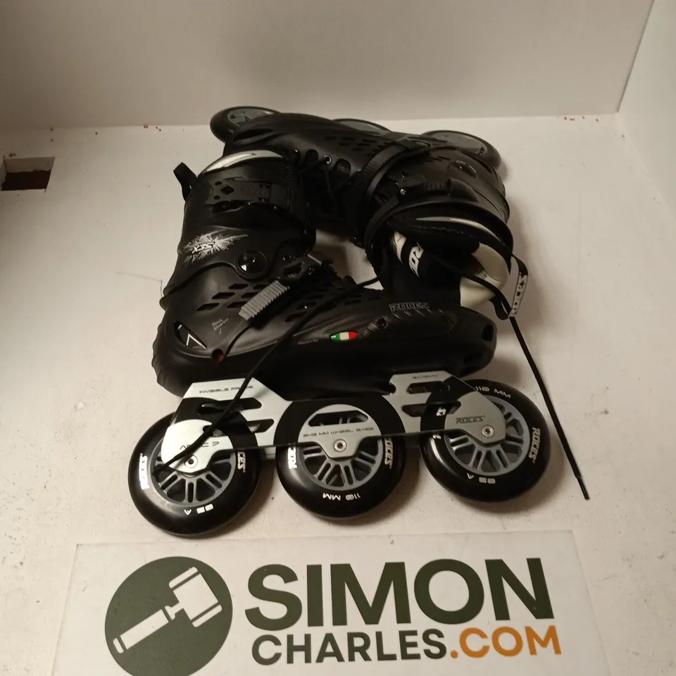 BOXED PAIR OF ROCES INLINE SKATES IN BLACK - UK 9