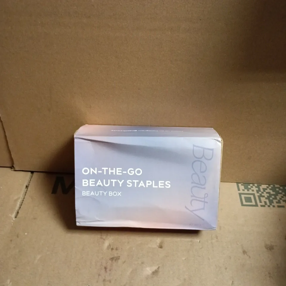 ON THE GO BEAUTY STAPLES BEAUTY BOX 