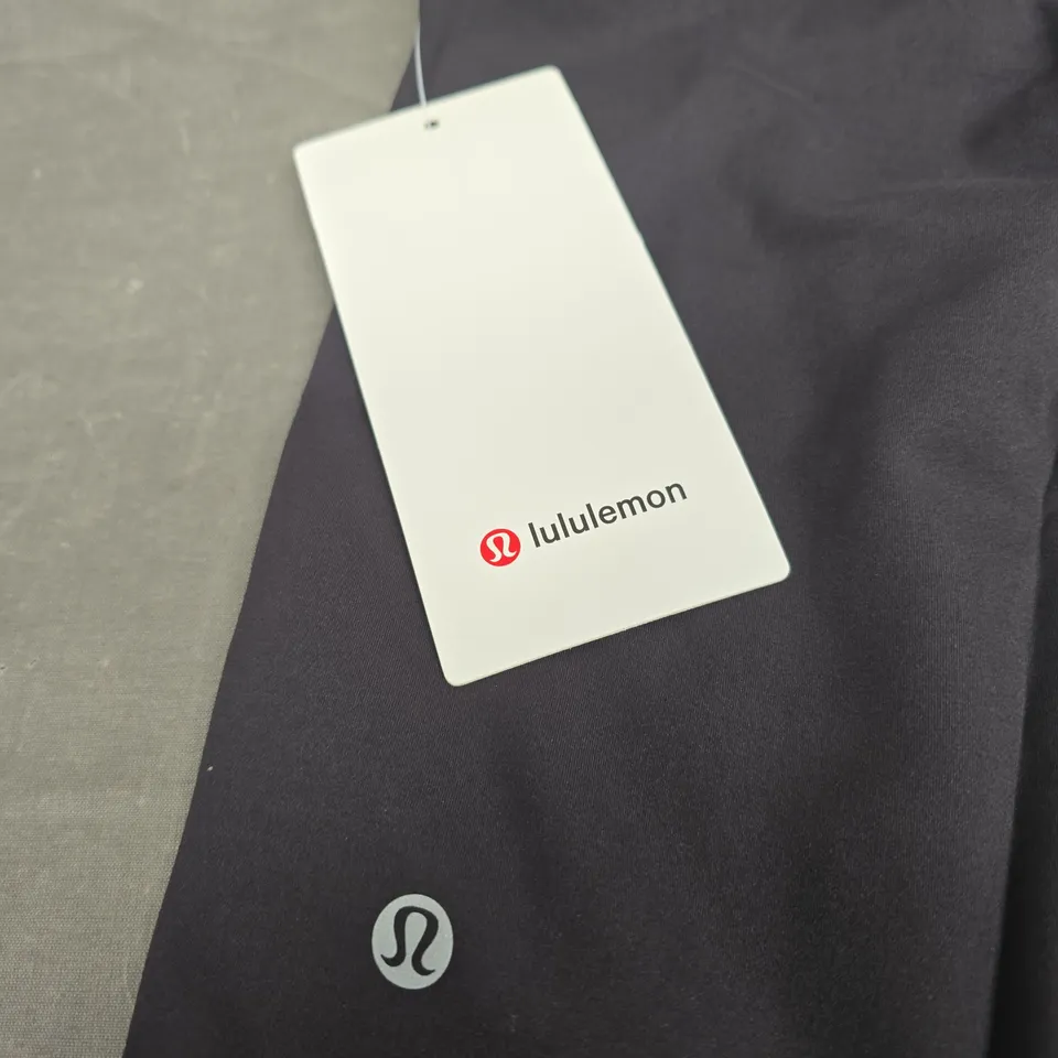 LULULEMON WUNDER TRAIN HR SHORTS 8" IN BLACK - SIZE 6