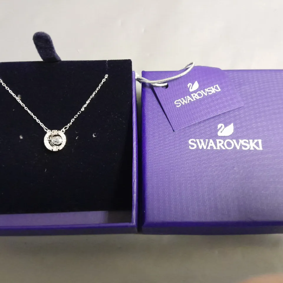 BOXED SWAROVSKI NECKLACE WITH CIRCULAR PENDANT