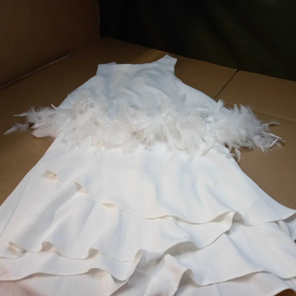 RIVER ISLAND WHITE/FEATHER DETAILED PLAYSUIT - SIZE 18