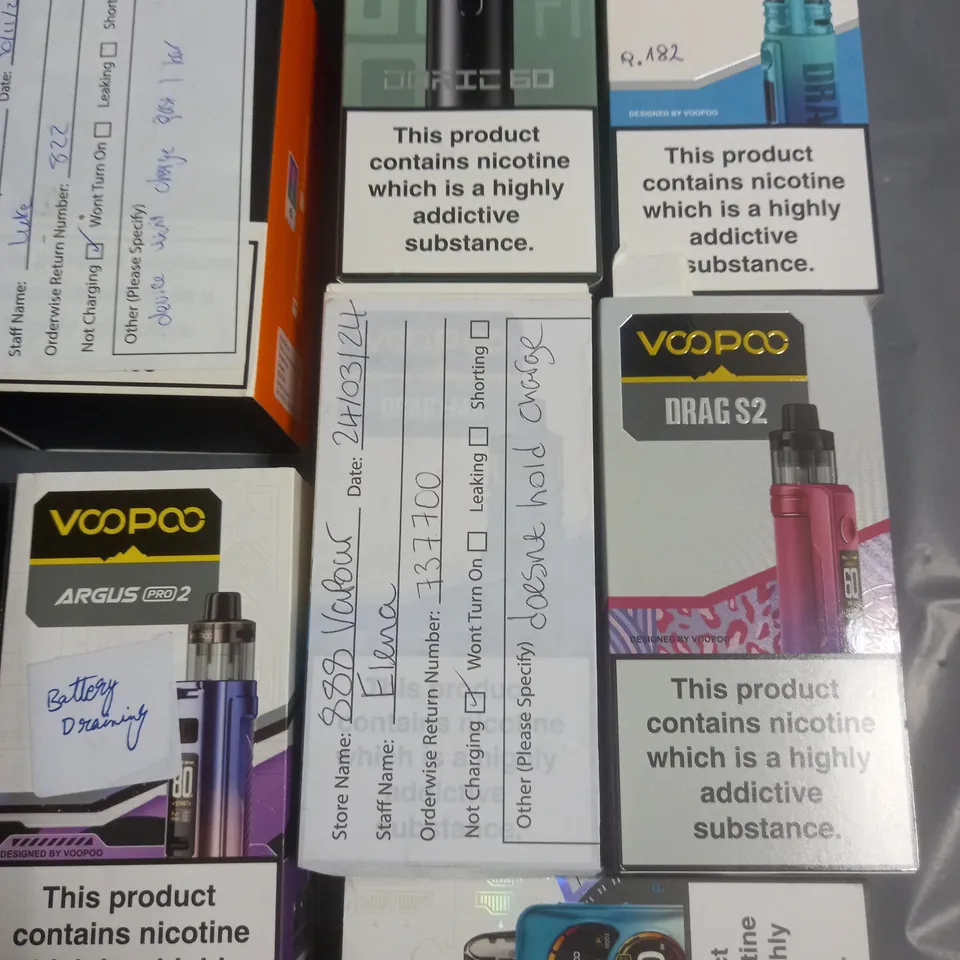 LOT OF APPROXIMATELY 17 ASSORTED VAPING ITEMS AND ACCESSORIES TO INCLUDE VOOPOO AND ARGUS PRO