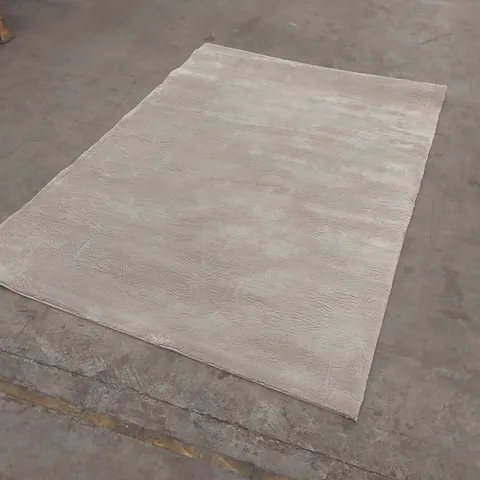 QUALITY DESIGNER AREA RUG - APPROXIMATELY 200 x 140cm