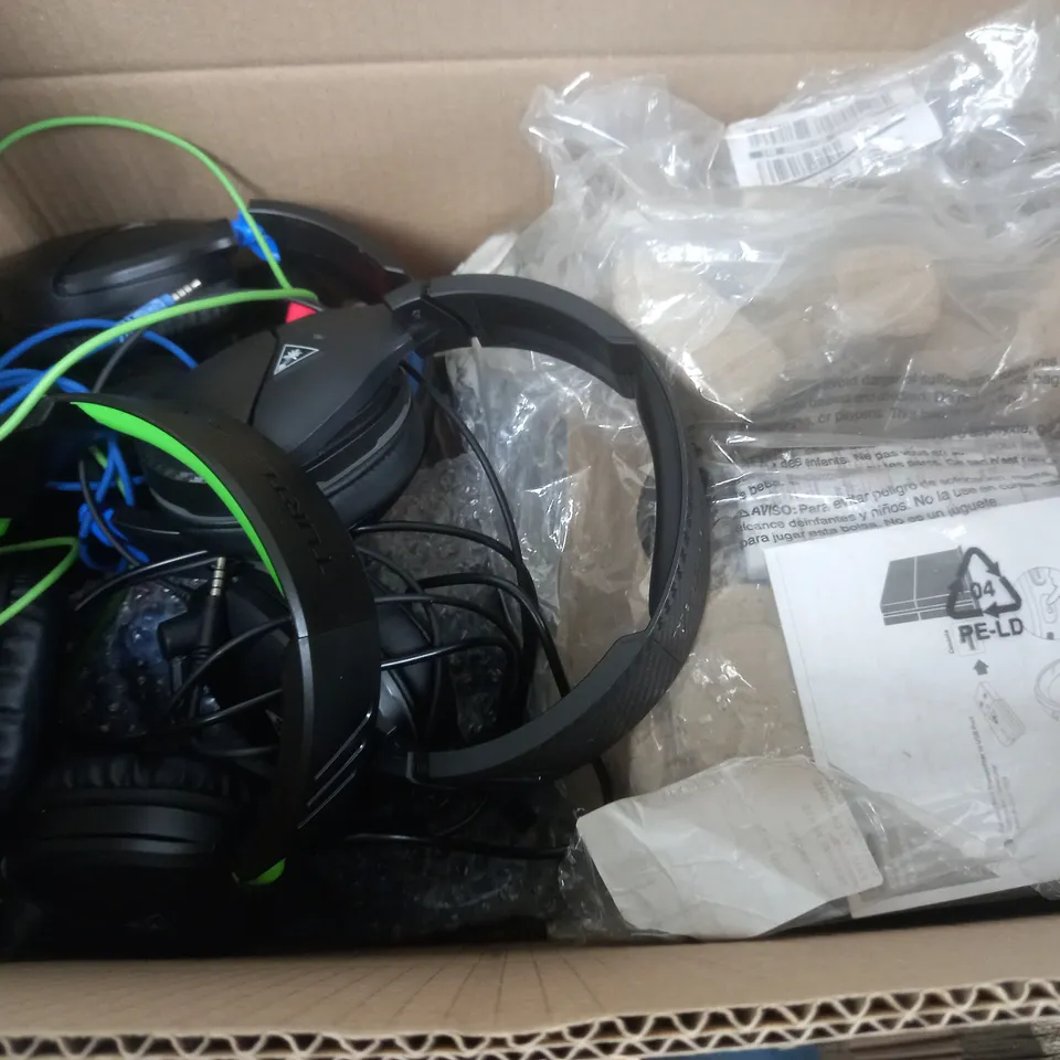 BOX OF APPROX 10 HEADSETS TO INCLUDE - TURTLE BEACH RECON 50X - TURLE BEACH EAR FORCE RECON 200 - PDP LVL40 WIRED STERO GAMING HEADSET ECT