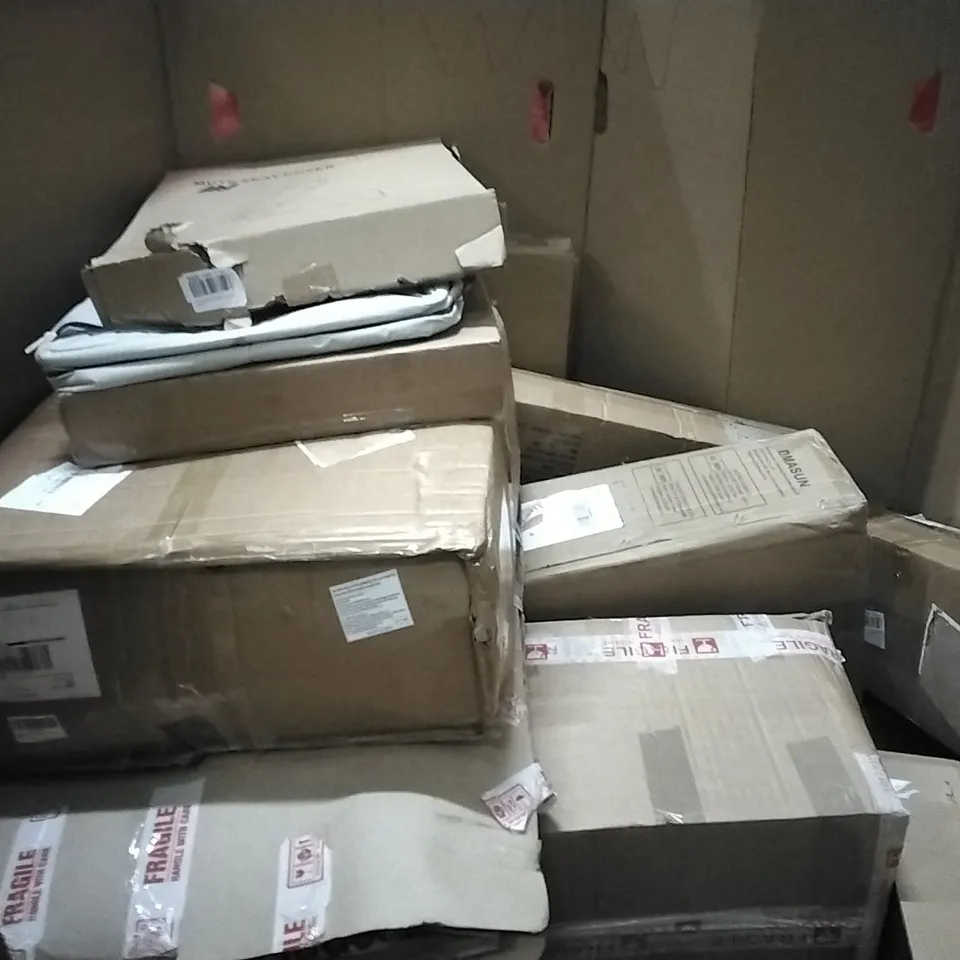 PALLET OF HOUSEHOLD ITEMS TO INCLUDE EV CHARGER, PENDANT LIGHT, FOLDING PLAYMAT, TOILET SEAT COVER AND OTHER ASSORTED ITEMS...