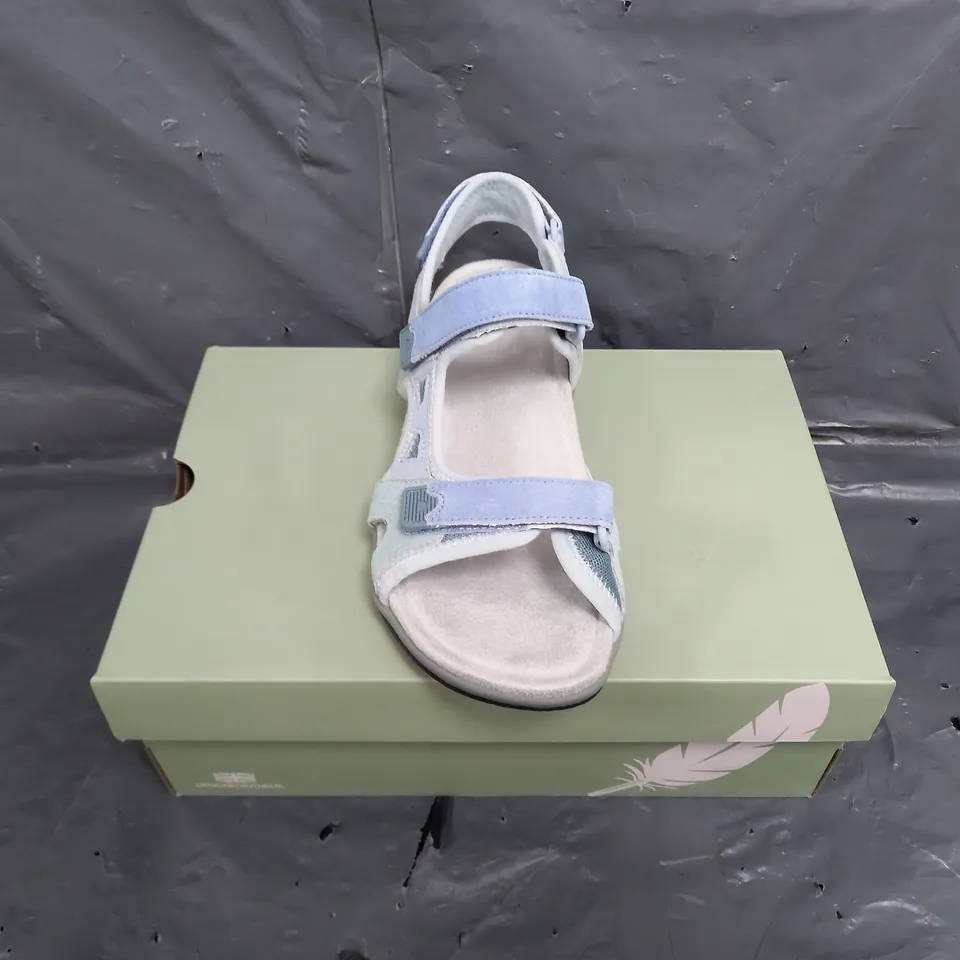 BOXED PAIR OF WOMENS ZEAL MULTI SANDALS SIZE 6