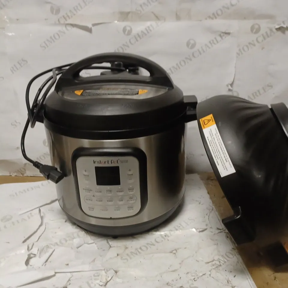 INSTANT POT DUO CRISP + AIR FRYER 8L MULTICOOKER