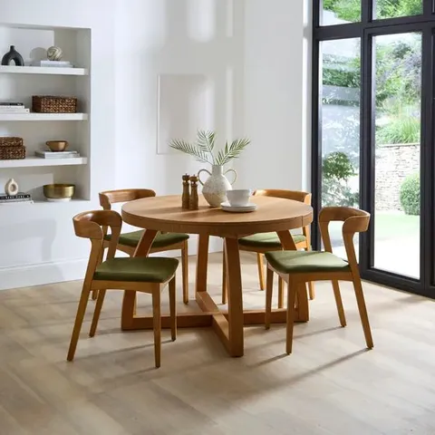 BOXED JUDAH EXTENDABLE 4 TO 6 SEATER ROUND TO OVAL DINING TABLE - DARK STAINED WOOD (2 BOXES)