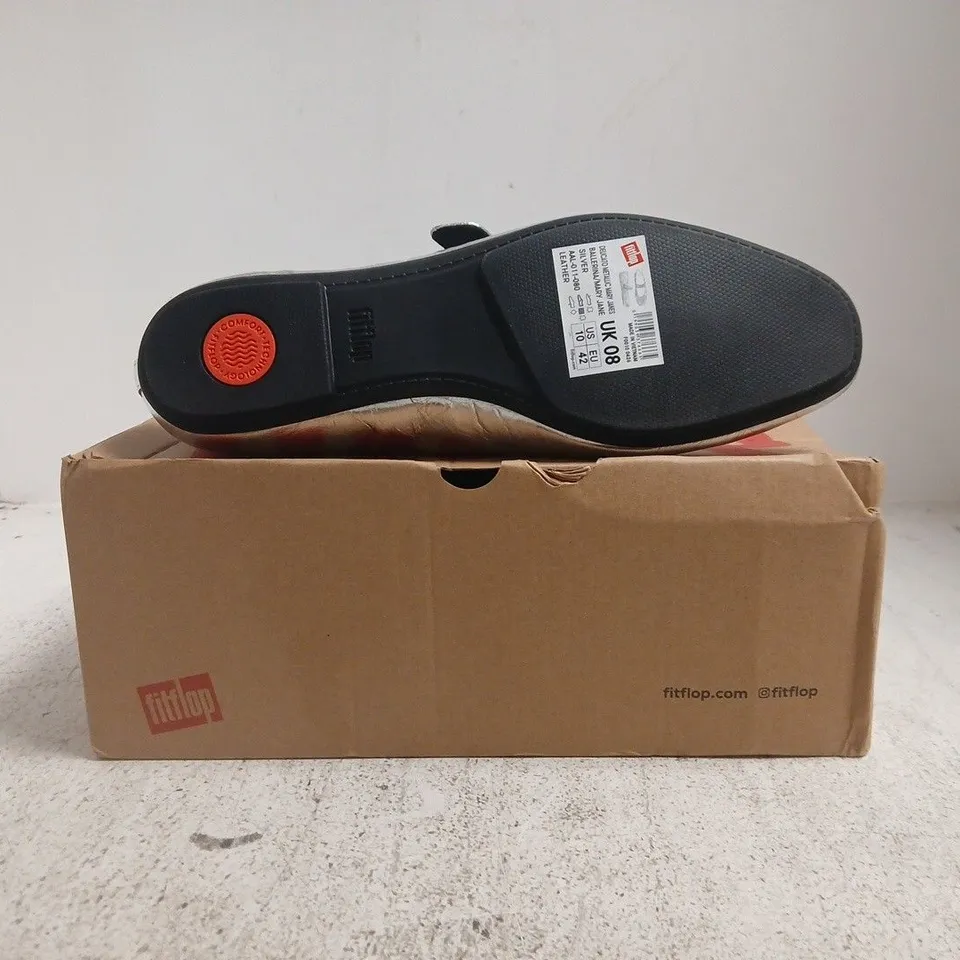 BOXED PAIR OF FITFLOP DELICATO METAALIC MARY JANES IN SILVER SIZE UK 8