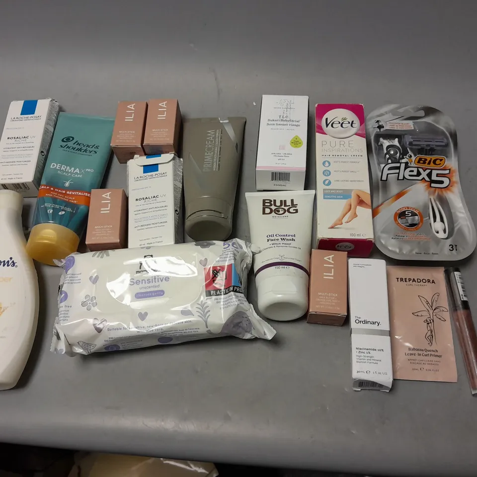 BOX OF APPROXIMATELY 15 COSMETIC ITEMS TO INCLUDE BULLDOG FACE WASH, BIC FLEX 5, AND VEET PURE INSPRIRATION ETC.