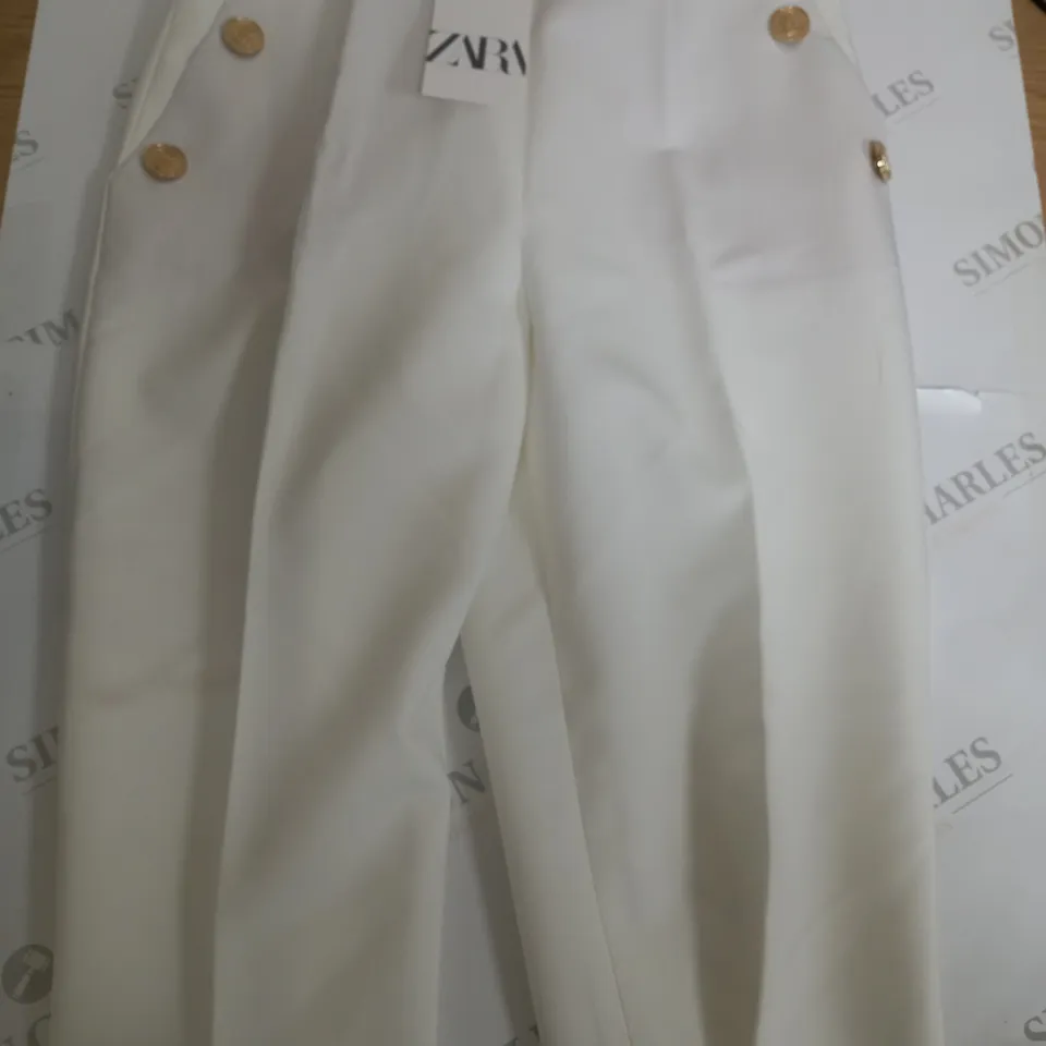 ZARA WHITE BUTTON TROUSERS - M