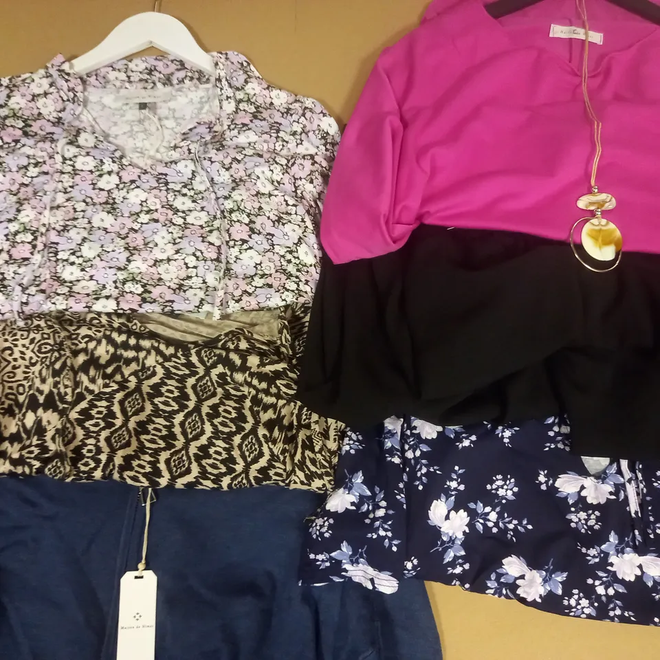 BOX OF APPROX 6 ASSORTED ITEMS OF MAISON DE NIMES CLOTHING IN VARIOUS SIZES AND STYLES