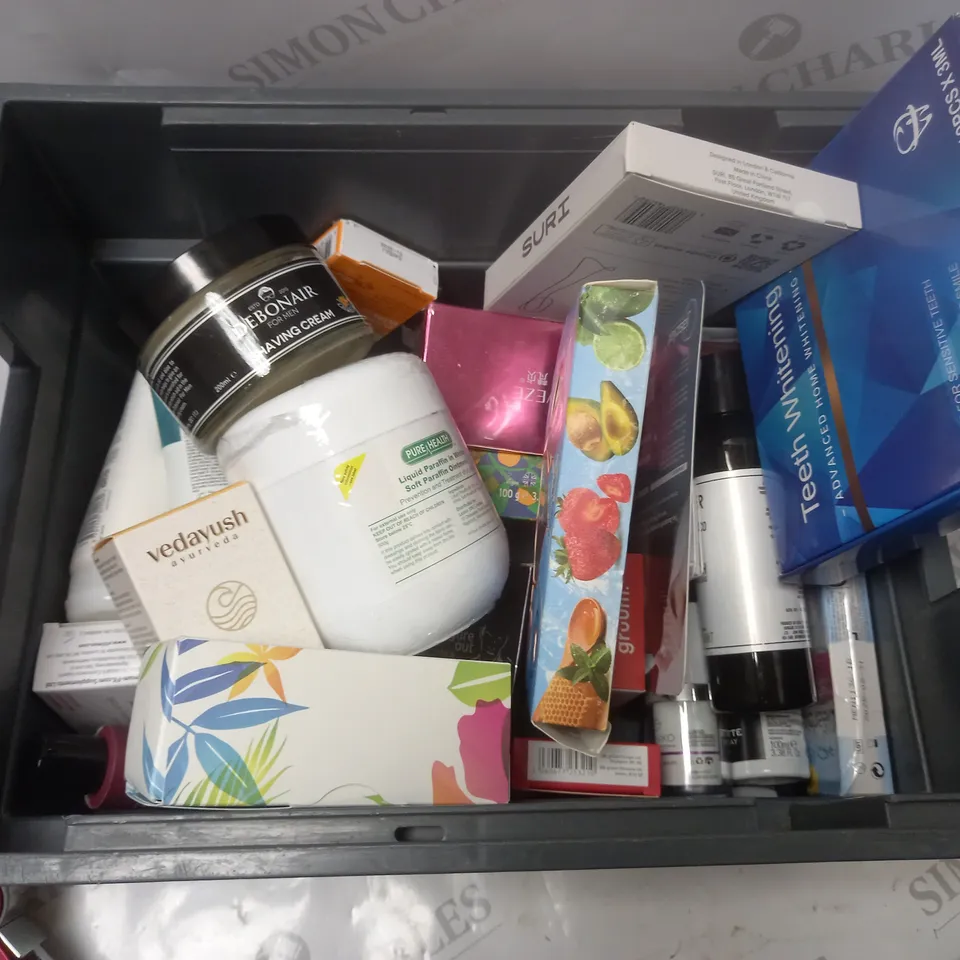 APROXIMATLEY 20 COSMETICS ITEMS TO INCLUDE VEDAYUSH AYURVEDA ENERGISING BODY OIL (100ml), BIODERMA ULTRA SOOTHING BALM (200ml), REVOLUTION SKIN SALICYLIC ACID LIQUID EXFOLIANT (200ml), ETC