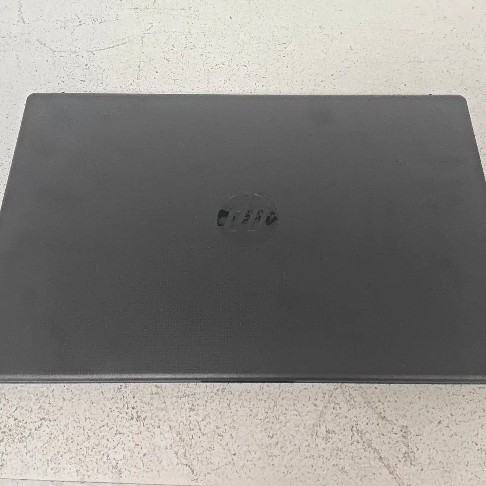 UNBOXED HP INTEL CORE 5 INTEL GRAPHICS LAPTOP IN BLACK - 15-FD0005SA