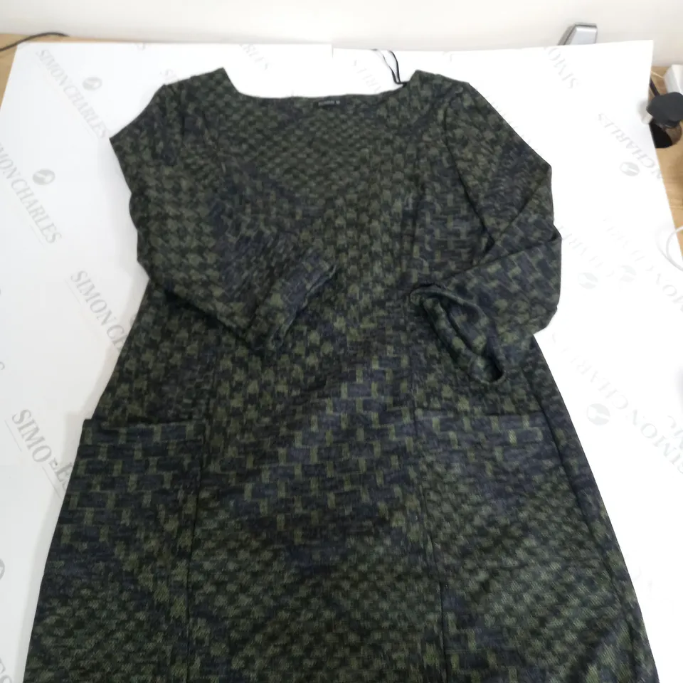 ROMAN OCCASSIONAL DRESS SIZE UNSPECIFIED
