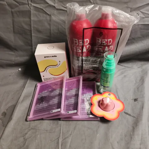 APPROXIMATEY 20 ASSORTED HEALTH AND BEAUTY PRODUCTS TO INCLUDE - GRACE & STELLA ENERGIZING EYE MASKS - LASH EXTENSIONS - DAISE LIP BALM - ETC