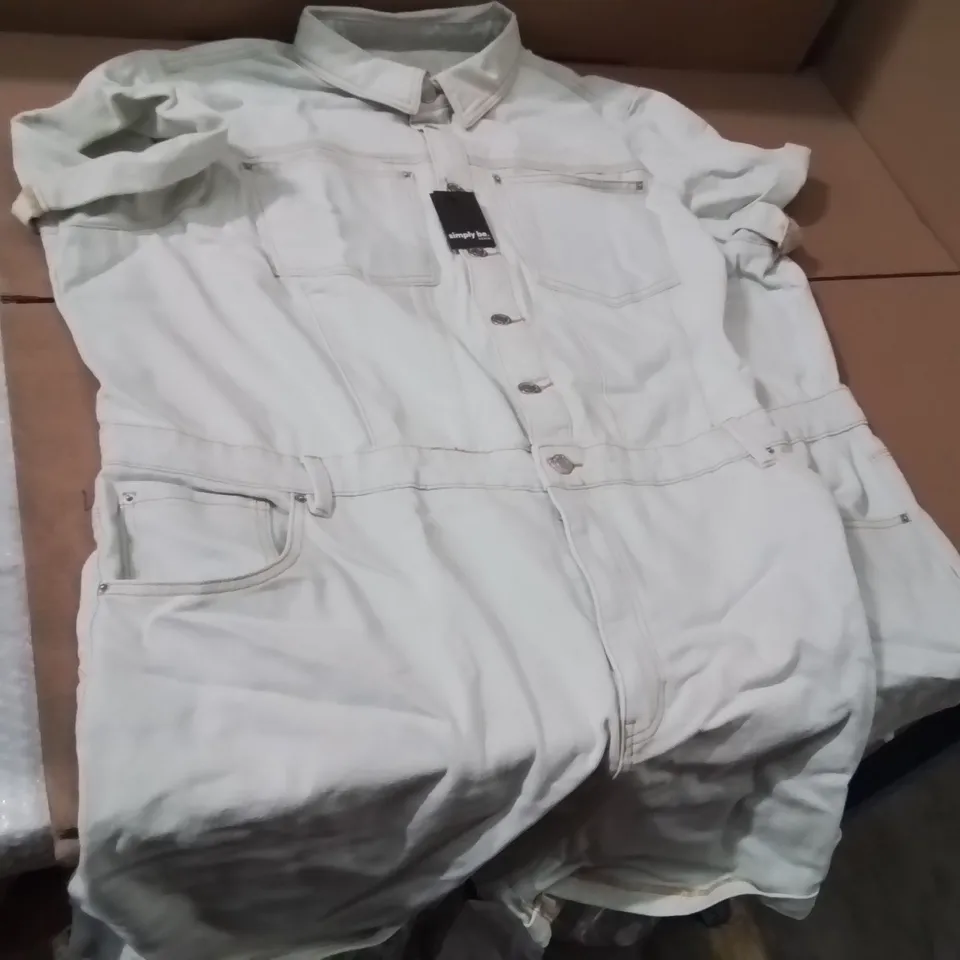 BOXED BRAND NEW APPROXIMATELY 2 SIMPLY BE DENIM PLAYSUIT SIZE 28