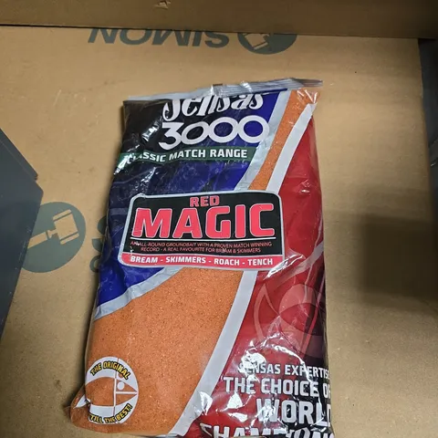 APPROXIMATELY 7 ASSORTED FISH FOOD ITEMS INCLUDING SENSAS 3000 CLASSIC MATCH RANGE AND AQUARIAN HOLIDAY FEEDING BLOCK