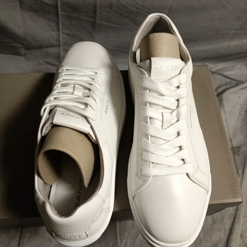 GANT WHITE LEATHER SNEAKERS - UK 9 (EU 43)