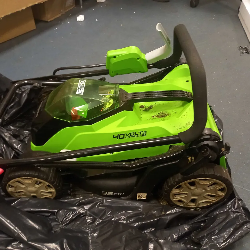 GREENWORKS CORDLESS LAWNMOWER