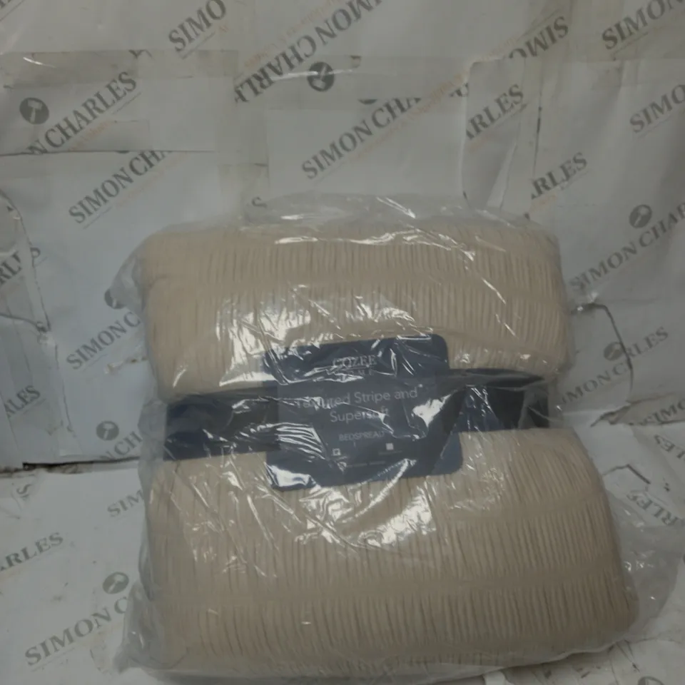 SUPERSOFT BY COZEE HOME TEXTURED STRIPE BEDSPREAD WITH CONTRAST BORDER 150 X 200 CM