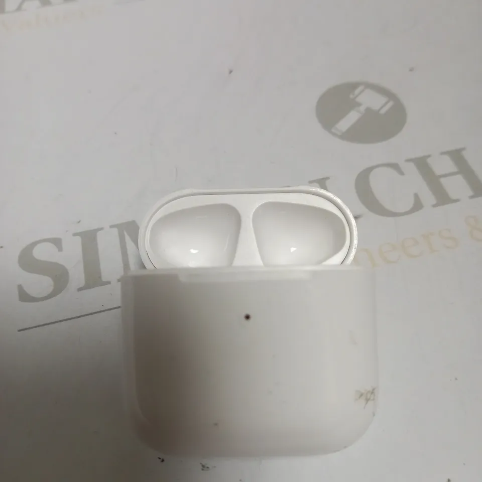 APPLE AIRPODS (2ND GENERATION) - CHARGING CASE ONLY