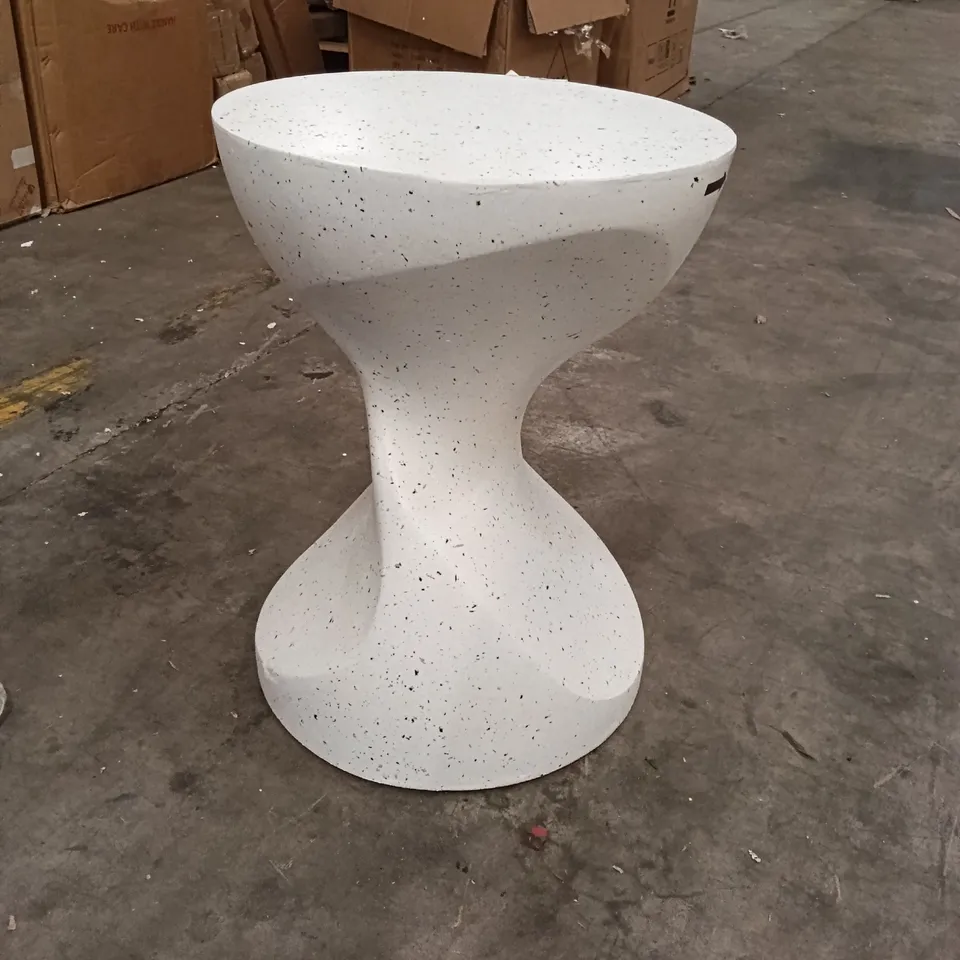 BOXED SIDE TABLE - WHITE/CONCRETE (1 BOX)