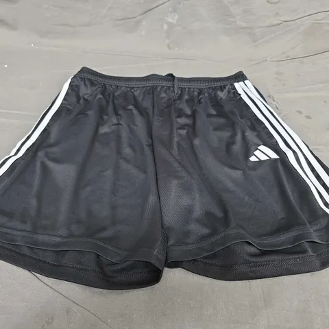 ADIDAS LOGO CASUAL TECH SHORTS - XL