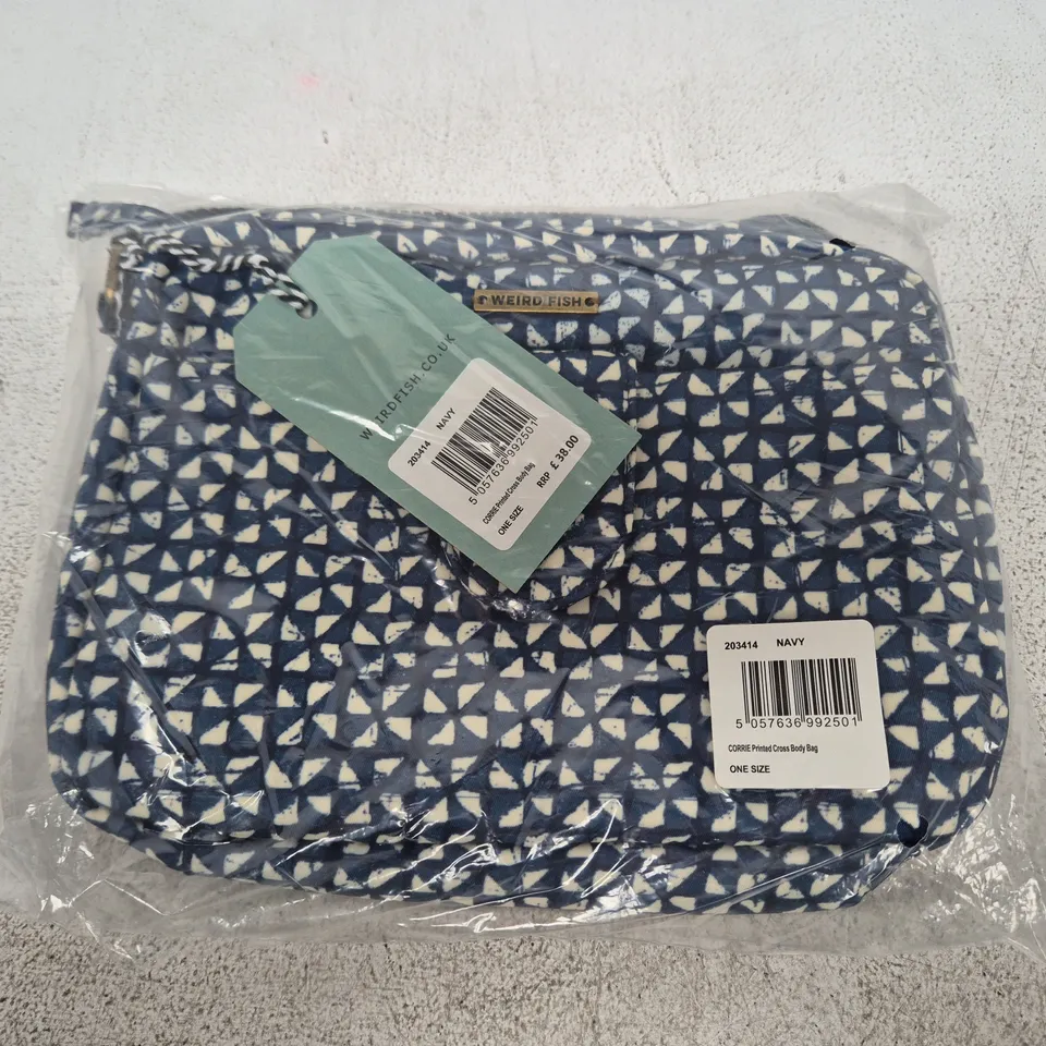 BAGGED WEIRD FISH NAVY PRINTED CROSS BODY BAG (ONE SIZE)