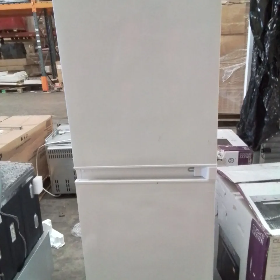 FREESTANDING FRIDGE FREEZER