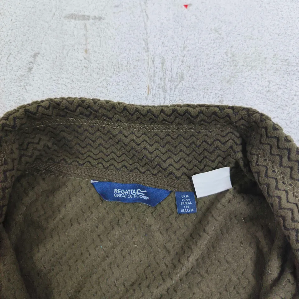 REGATTA GREAT OUTDOORS DARK KHAKI FLEECE JACKET WITH FULL ZIP – UK 18 (EU 46)