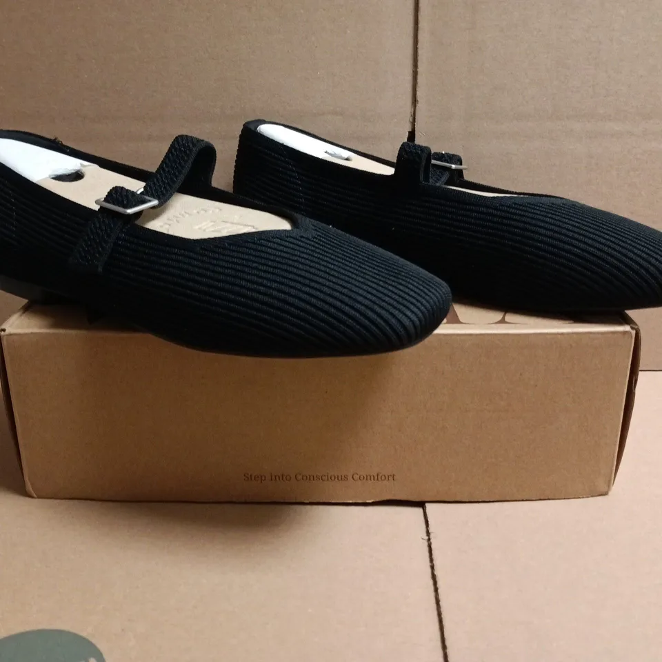 BOXED PAIR OF VIVAIA MARGOT MARY-JANE SHOES IN BLACK SIZE EU 39.5